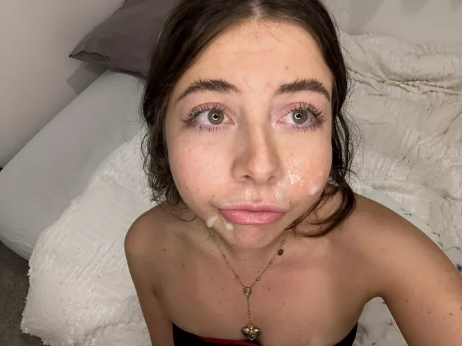 Cum all over this pretty face daddy