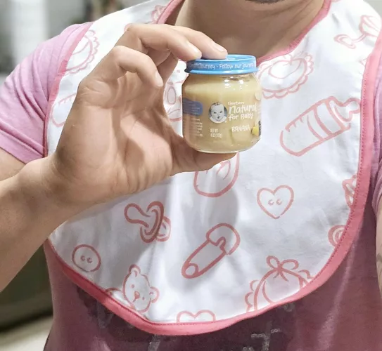 Feeding time, really wish I had a mommy to feed me :( lol