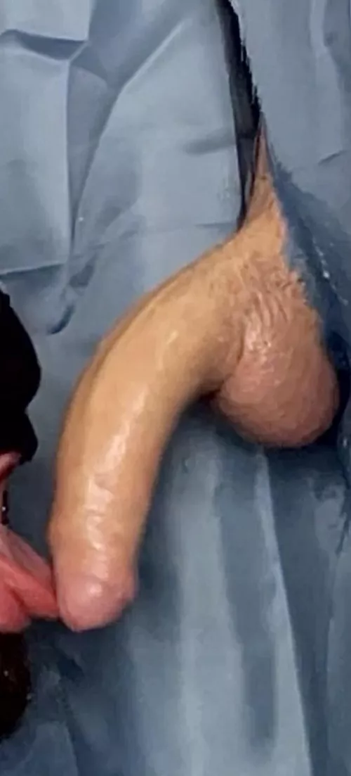 Fit M27 is hosting a private gloryhole in The Hague (NL). Clean and discrete for healthy and clean guys between 21-45 yrs. No facepic needed. Send dickpic and stats for adress.