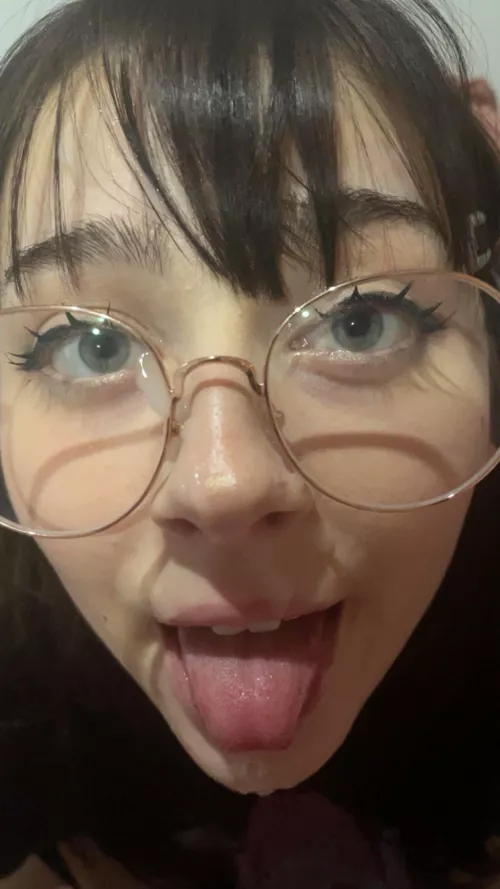 daddyyyy!! you got it on my glasses 😓