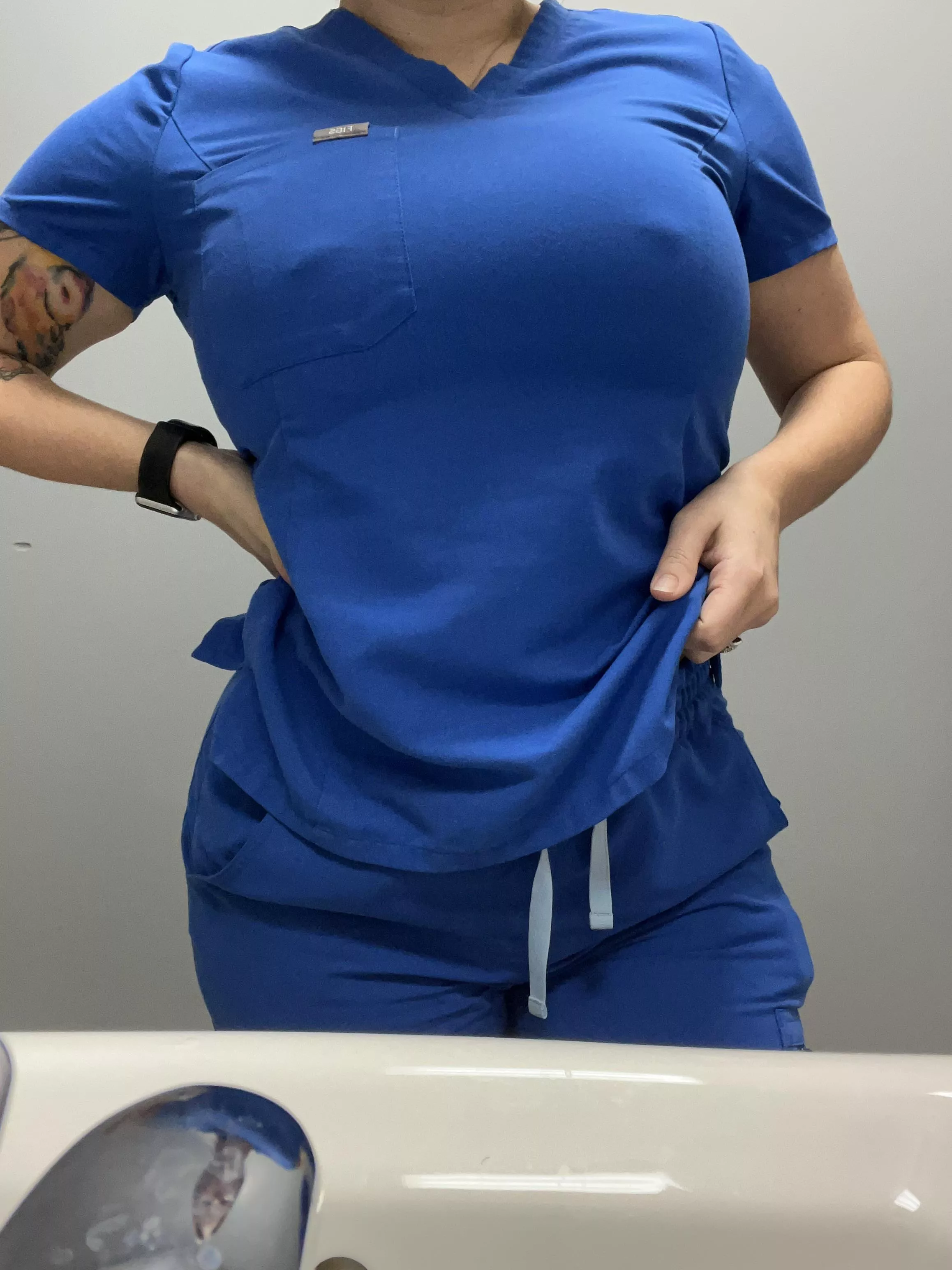 I forgot to bring my jacket today and now I’m freezing