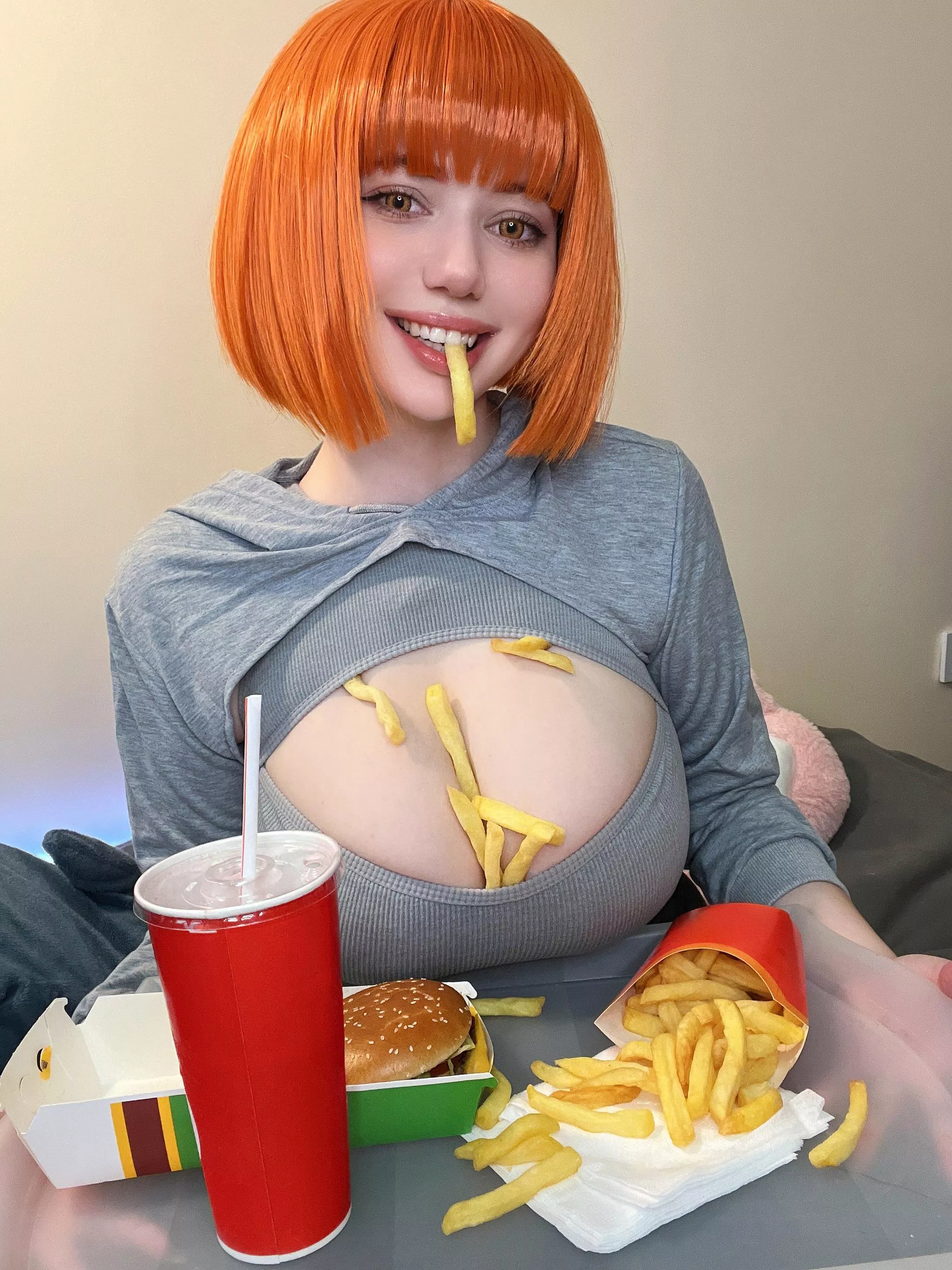 McMommy cosplay by Alina Becker (McDonald's ad)