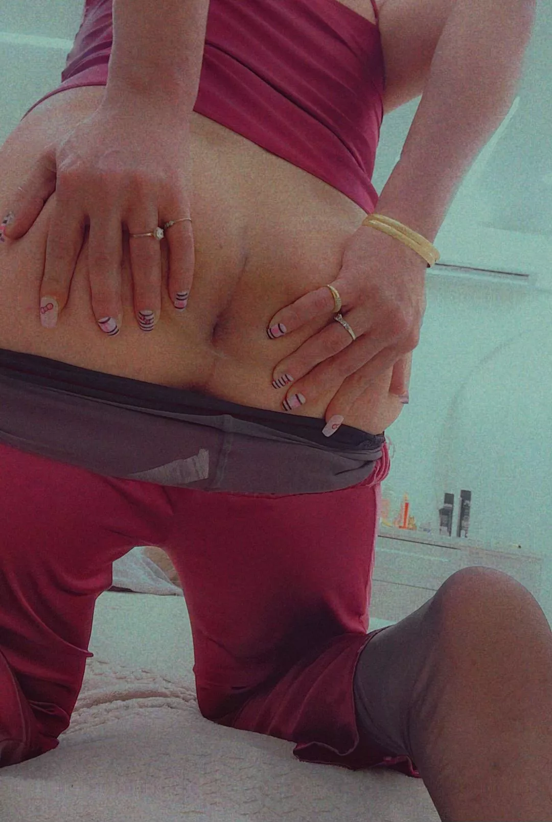 Need a cuck to crossdress me his wife , sister , clothes and do whatever he/she likes