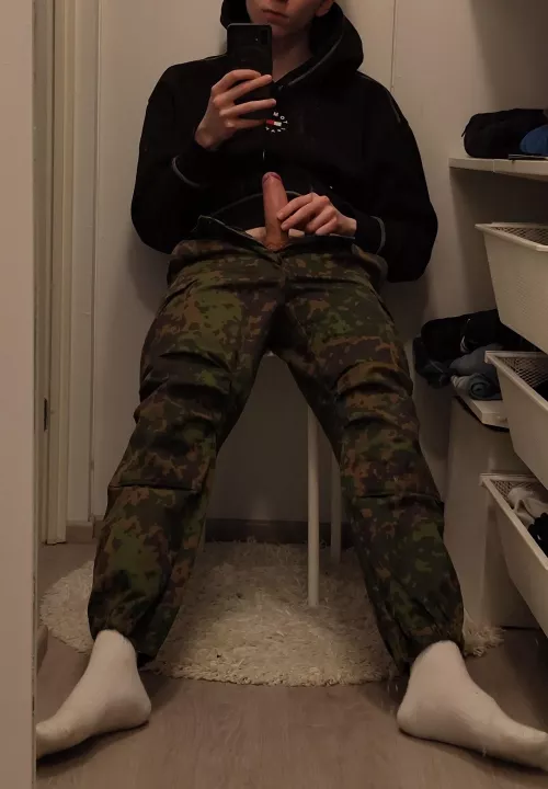 Would you sit on me?😈🍆