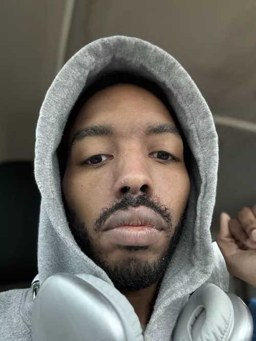 Anyone want to play Fortnite. Bearlovergaymer on ps5😉