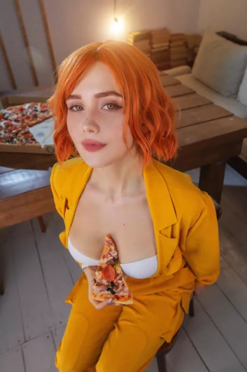 April O’Neil is ready for a pizza date with you! Wanna be her Valentine? Cosplay by me (JyuSan)
