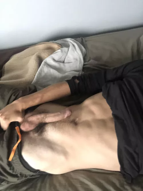 Come hangout in my dorm after class?