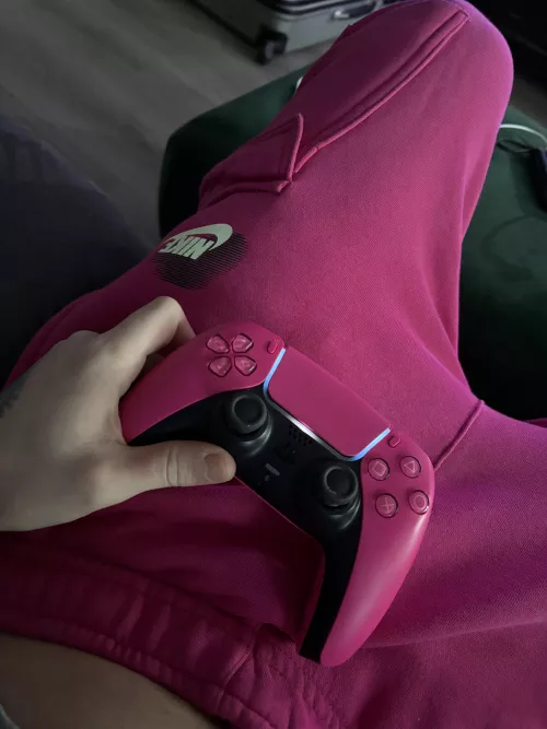 Does anyone play Fortnite