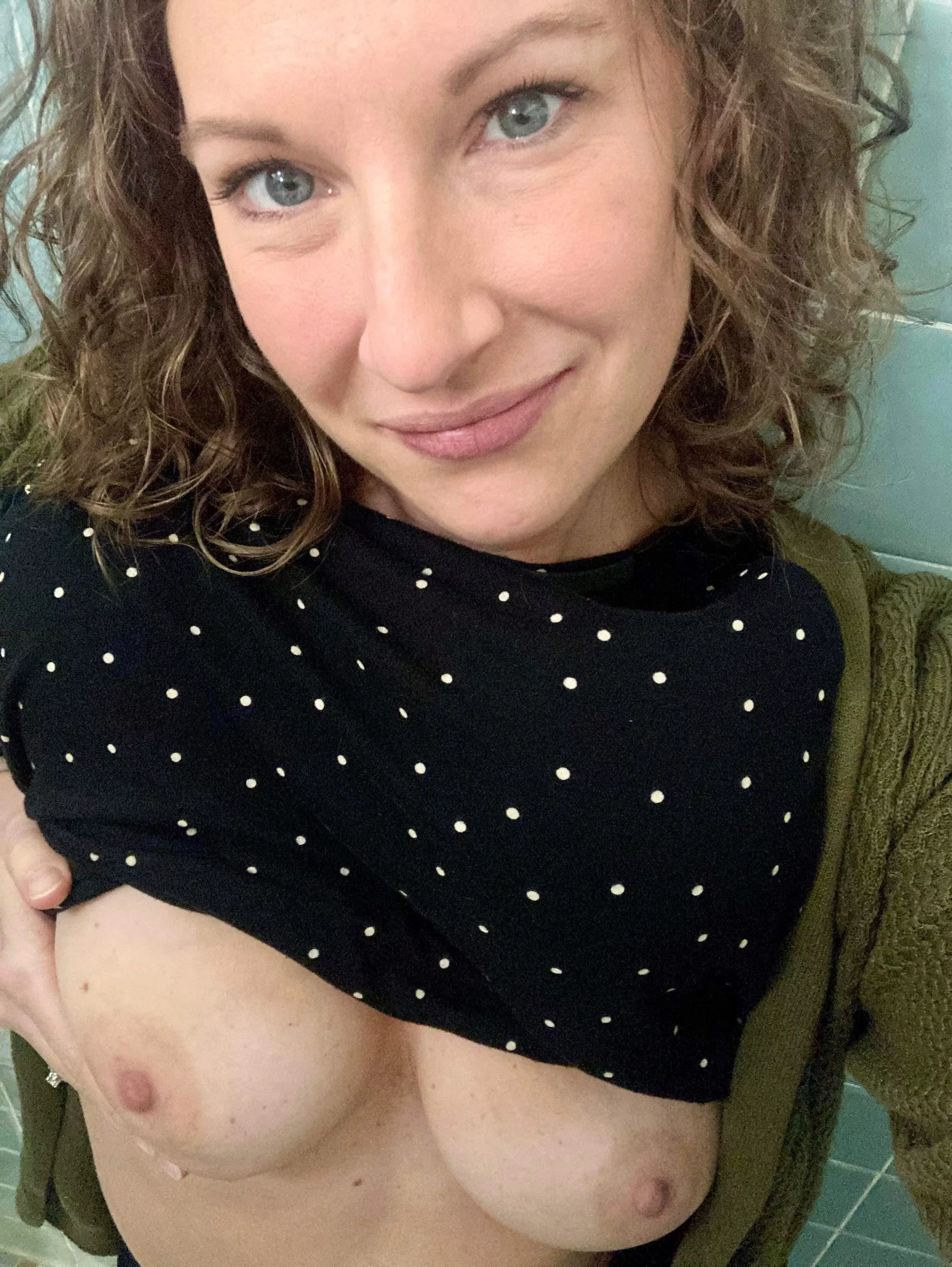 It’s been awhile. Here are my titties 😜