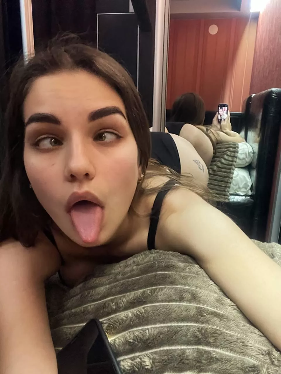 professionally opening my mouth and rolling my eyes.