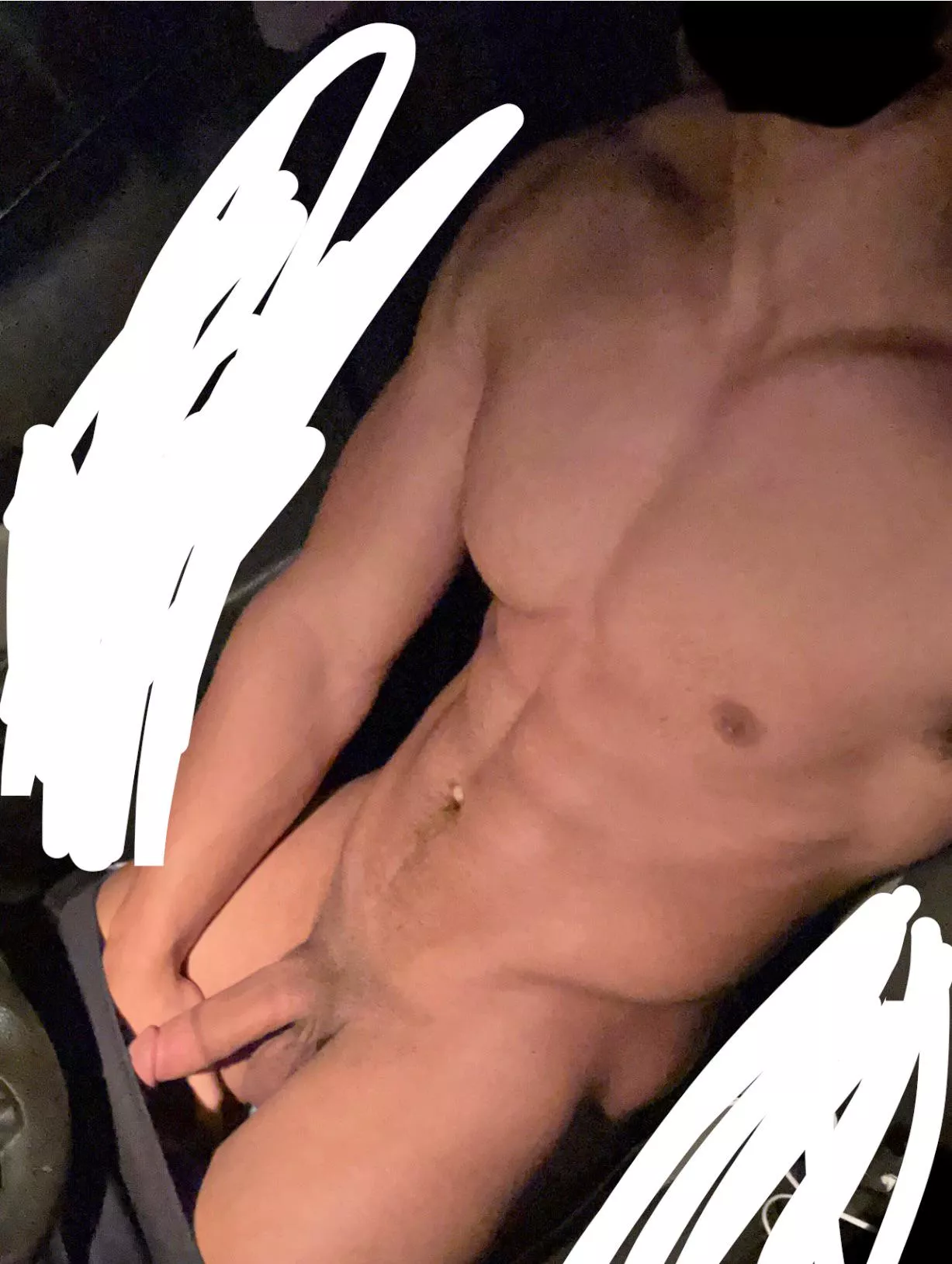 Who wanna suck me in the car 23 dm me