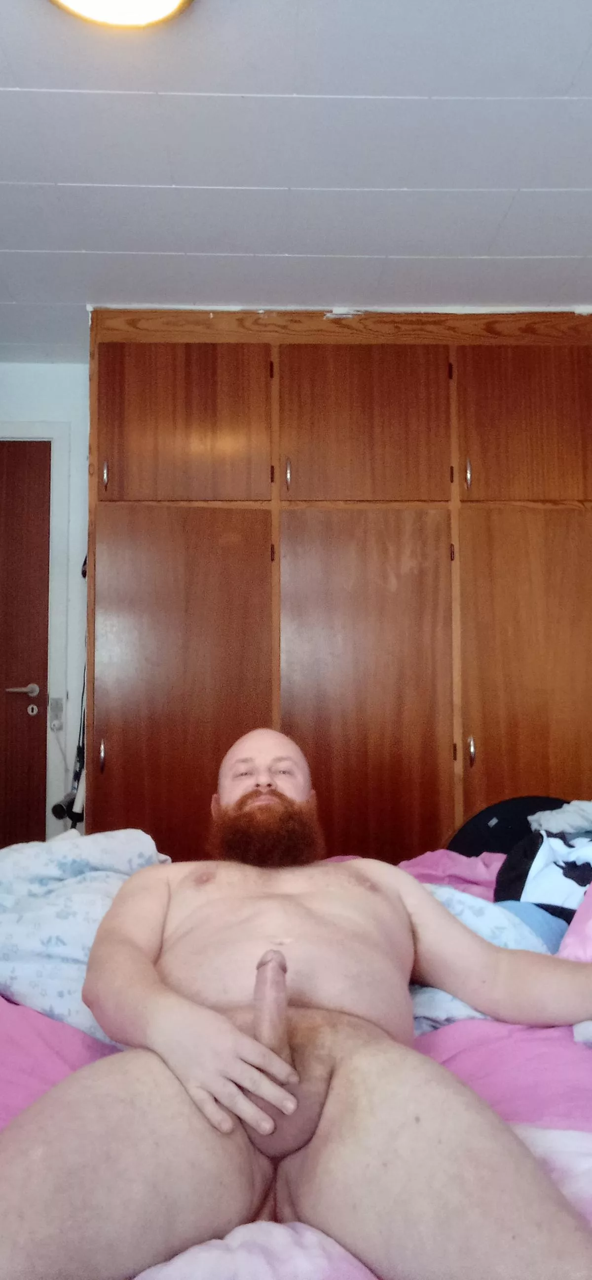 Come join me in bed 🤗😘