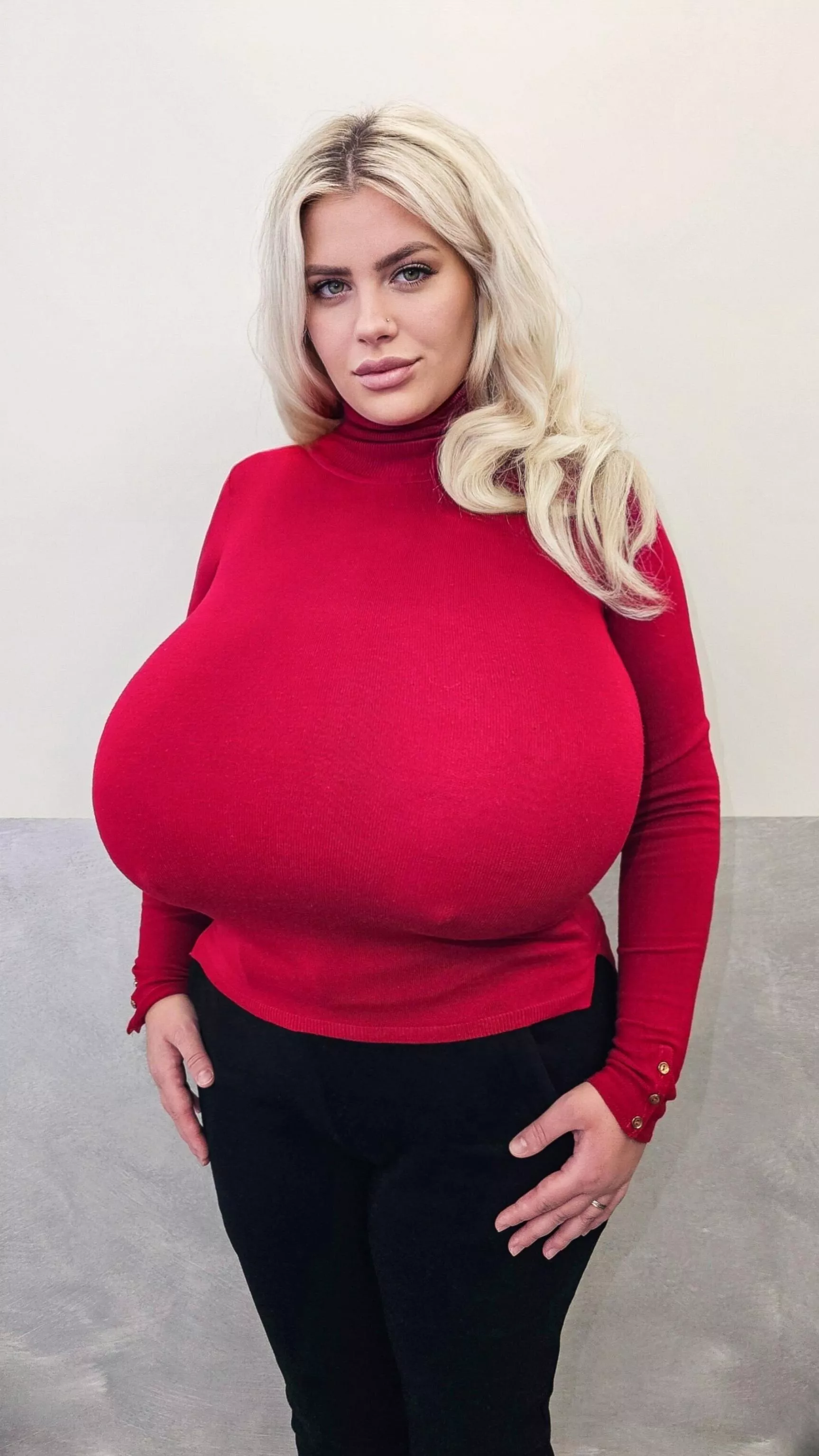 Happy Valentine's Day. 💞 If you ever feel lonely, check my premium pages and don't miss my Valentine's Day Sale. 😈