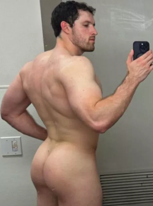 His butt selfie