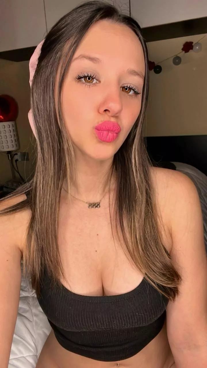 Hope you like my post valentines selfie 😘