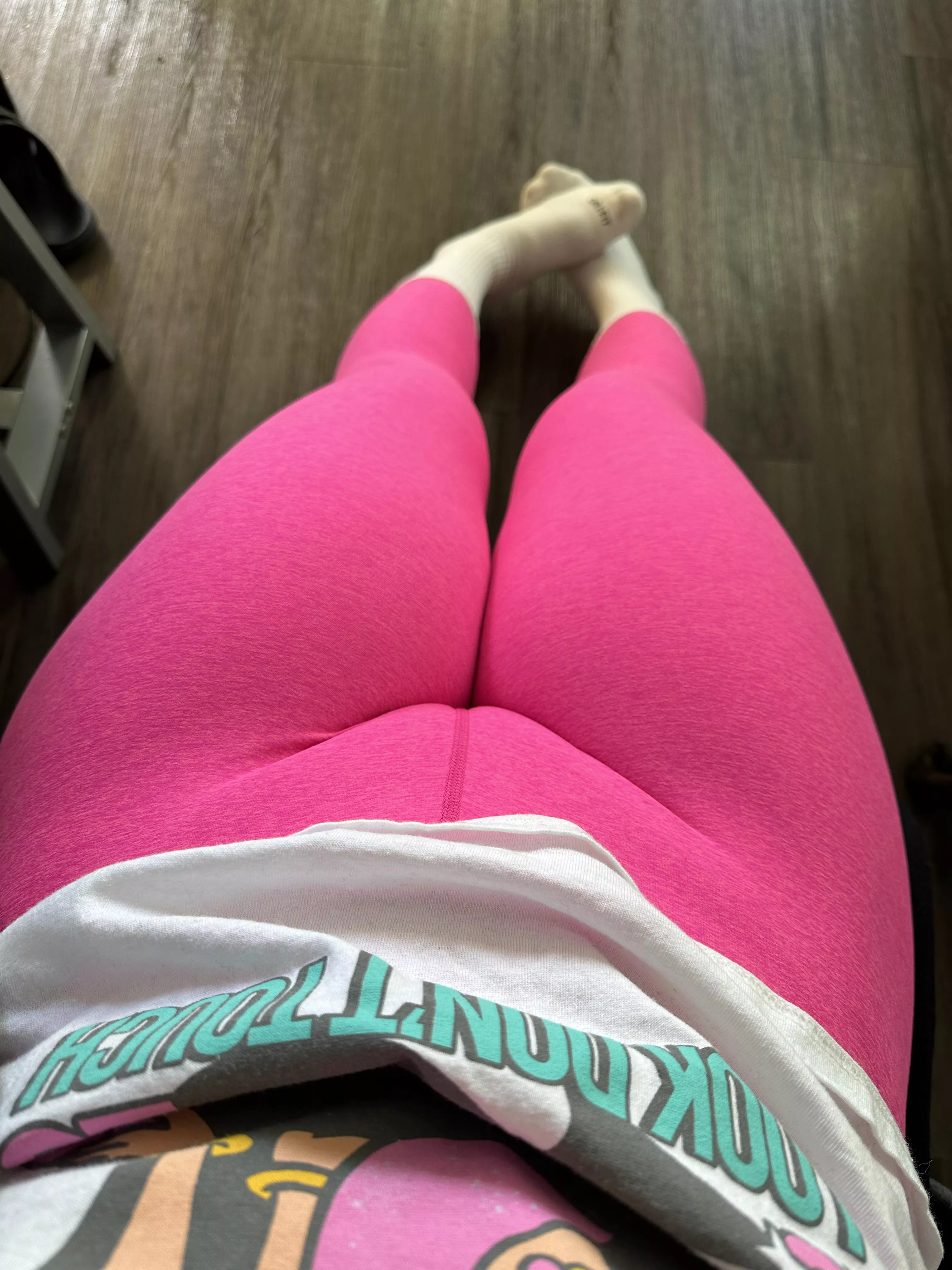 I think the hot pink shows her off even more hehe