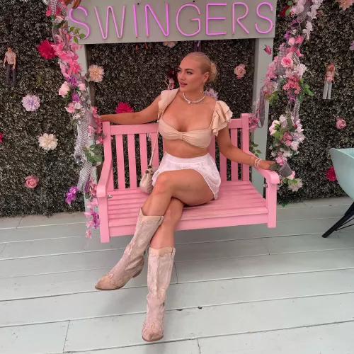 POV: I’m on a date with you, but I see a hot guy walk past.. @DommeliaOfficial