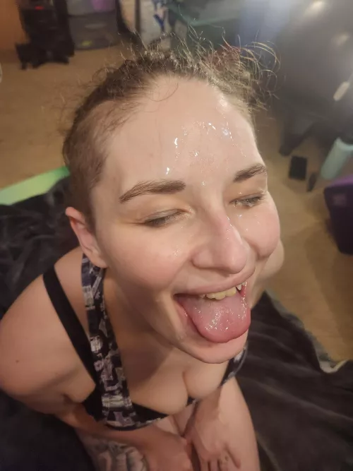 the best face cream a person could ask for, keeps my skin glowing