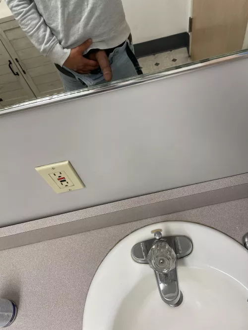 When u horny at work 😩