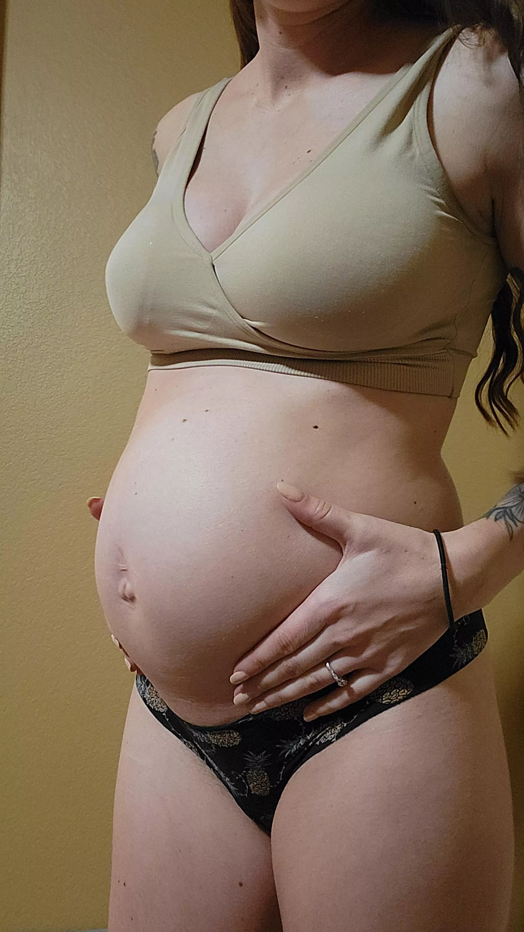 wow, as my stomach gets bigger you have more space to cover 🍆💦