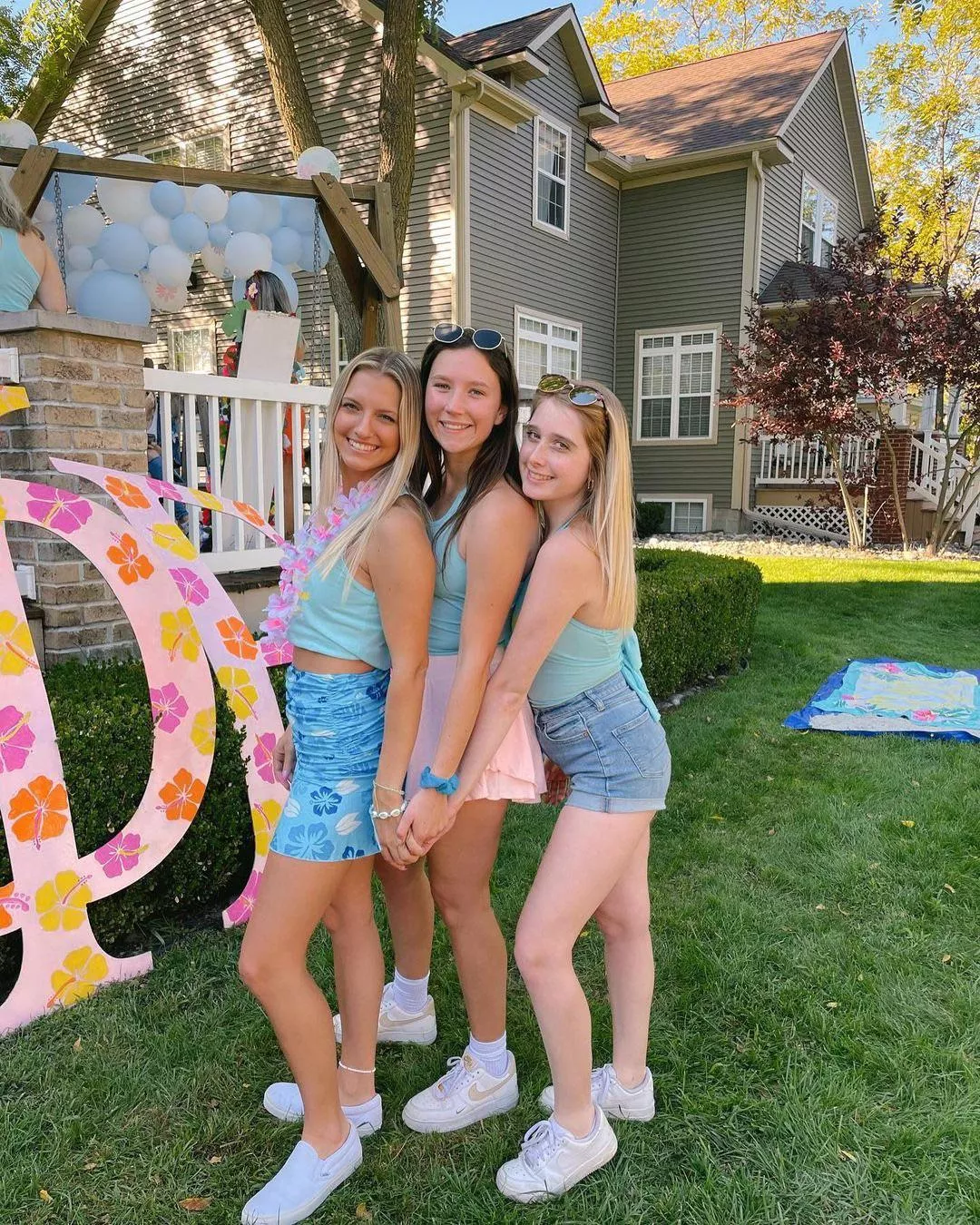[3] Sorority Sisters
