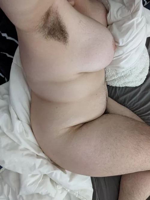 Built like a snack, cum lick my pits ;)