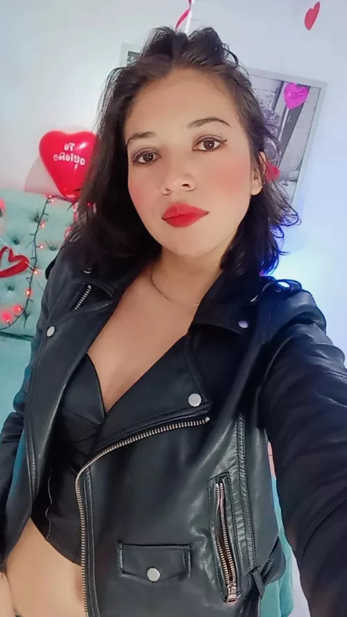 CB: [lina_bedoya] 💕You are my favorite lover! and the #master of my #orgasm! control my #lush or #domi and make me #moan!