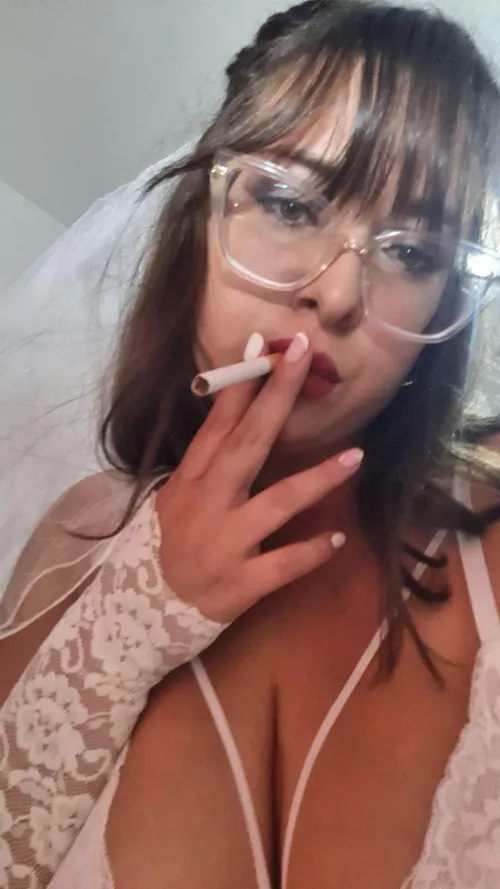 Do you want to meet me while we smoke?