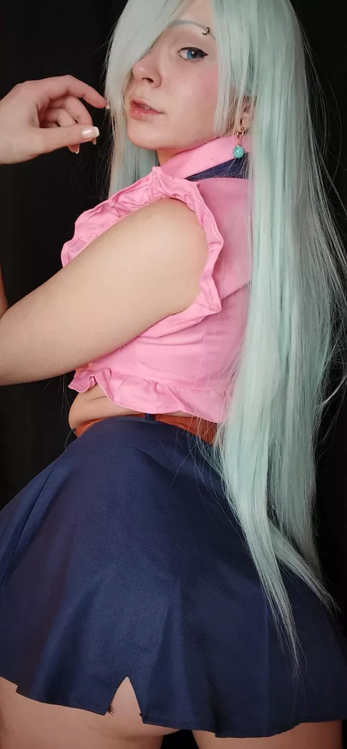 Elizabeth Liones by panderdab