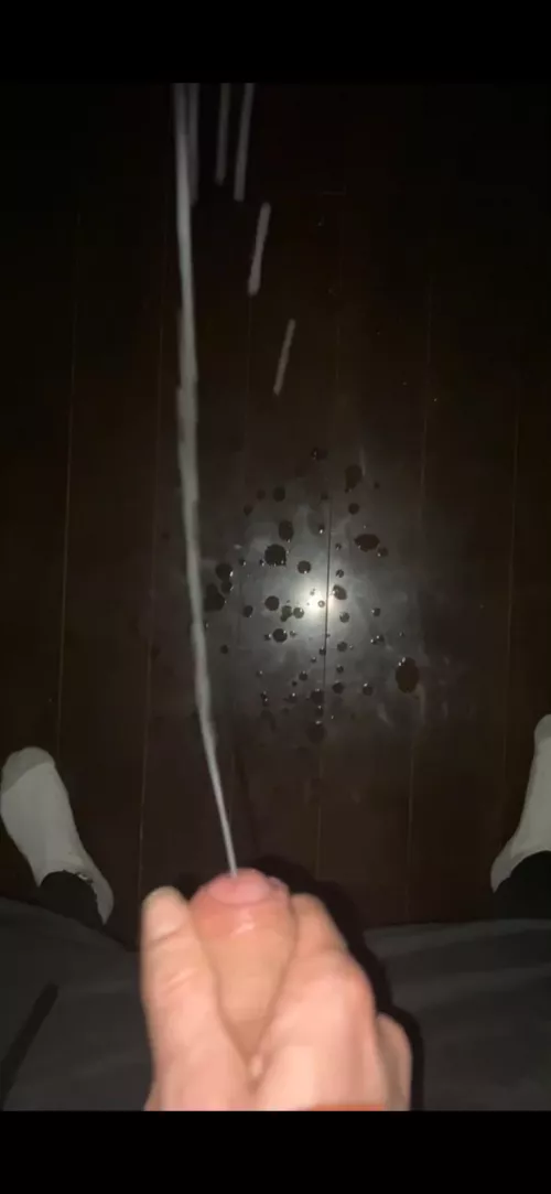 Huge cum shots💦