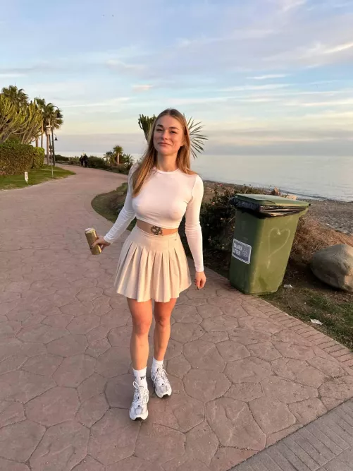 I hope I look good in your eyes with what I'm wearing :))