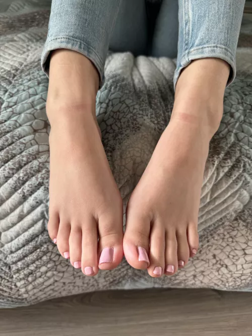 Who loves long toes [oc]