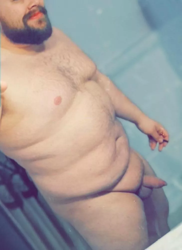 Any love for a chunky naked guy? 