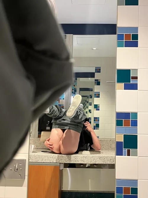 Eat me out on the public sink, I dare you