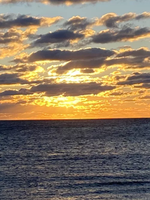 Good morning from a very chilly Jersey shore 🤙🏻🎶🎶