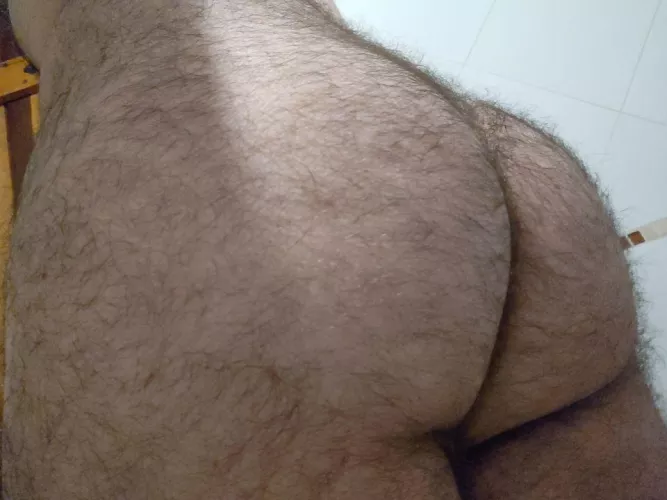 I wish I had a bear to wake me up pinning me down 🥵