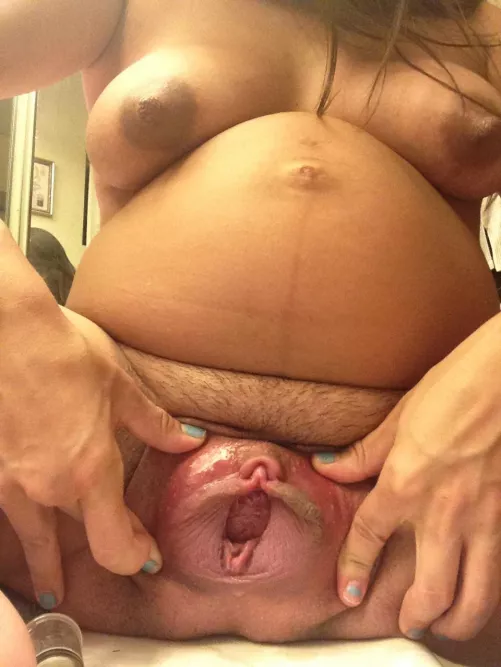 Puffy pregnant cunt