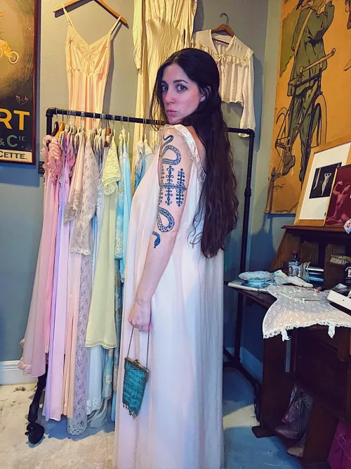 The sweetest vintage dress @prettysadiereed