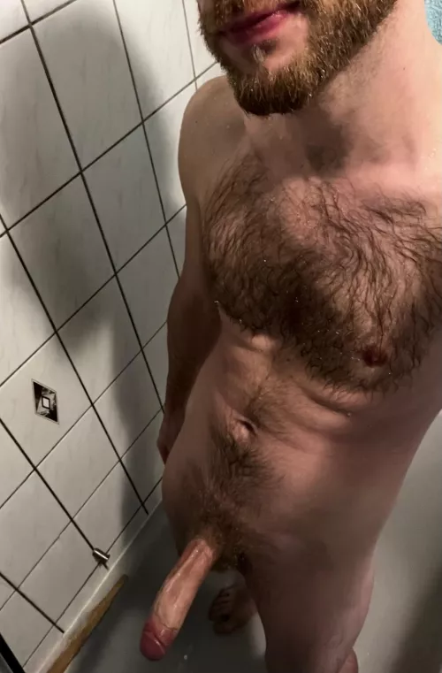 [35] Time for a shower. Can you help here afterwards? 🍆💦👀