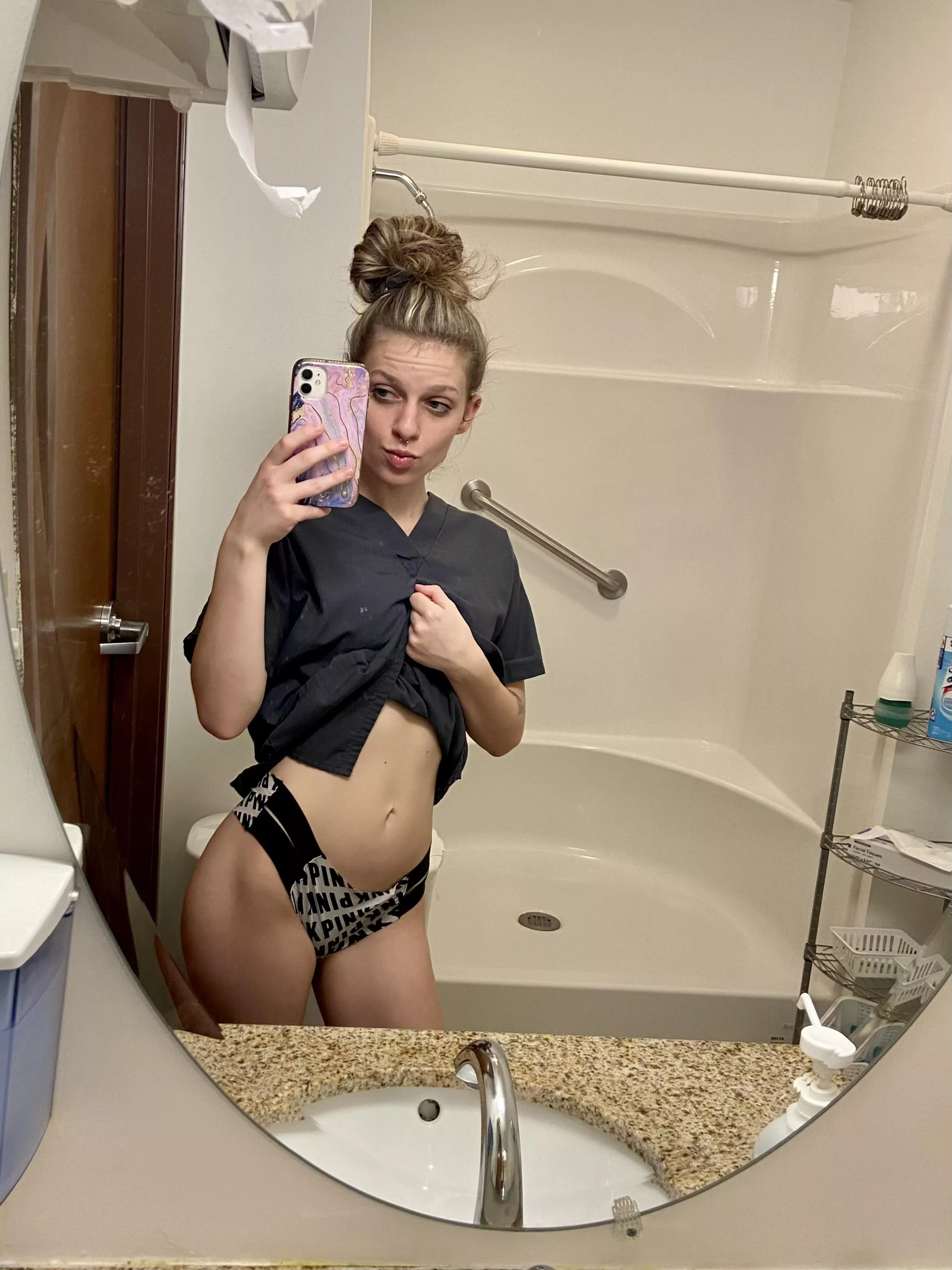 A stay at the hospital is more fun with me