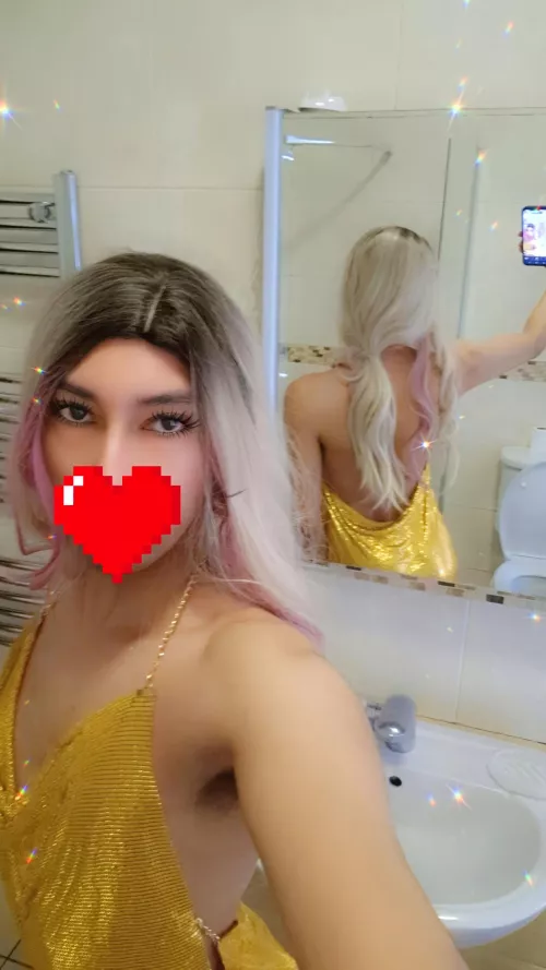 Anyone wanna take an Asian bimbo on a date? ✨✨