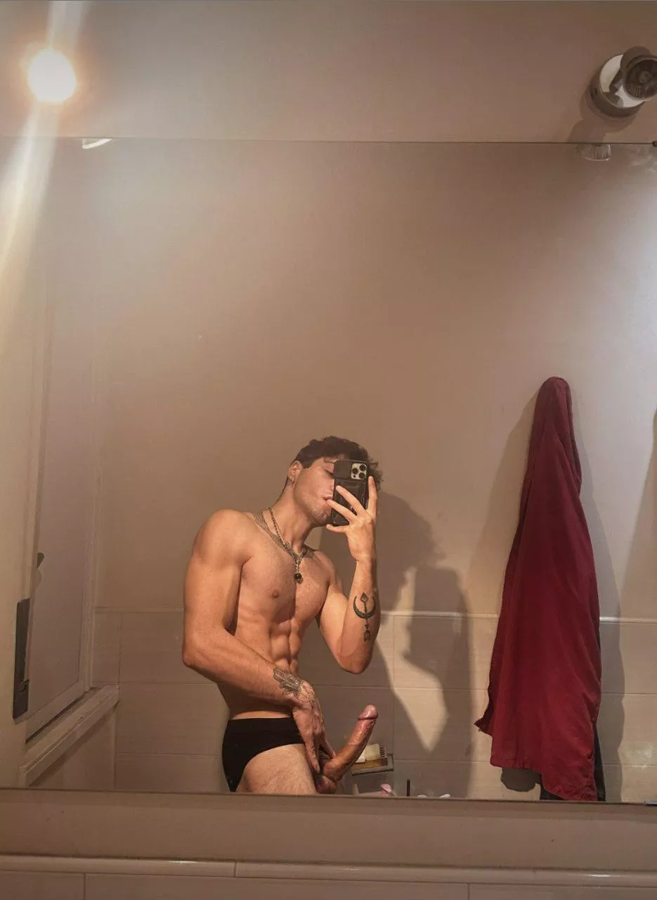 Comment your dirtiest thoughts 😉