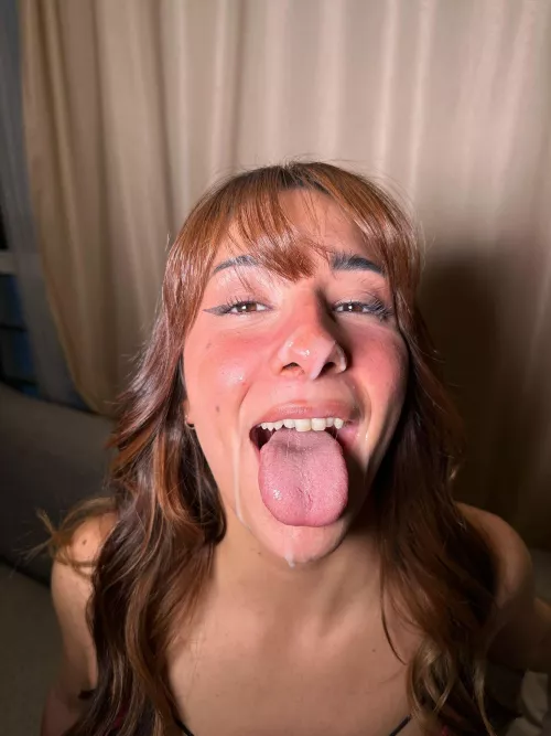 I can seduce you with my nerdy look and make you cum in seconds