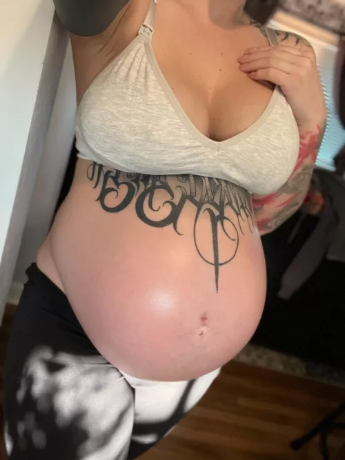 Is my body still attractive this late in my pregnancy? 