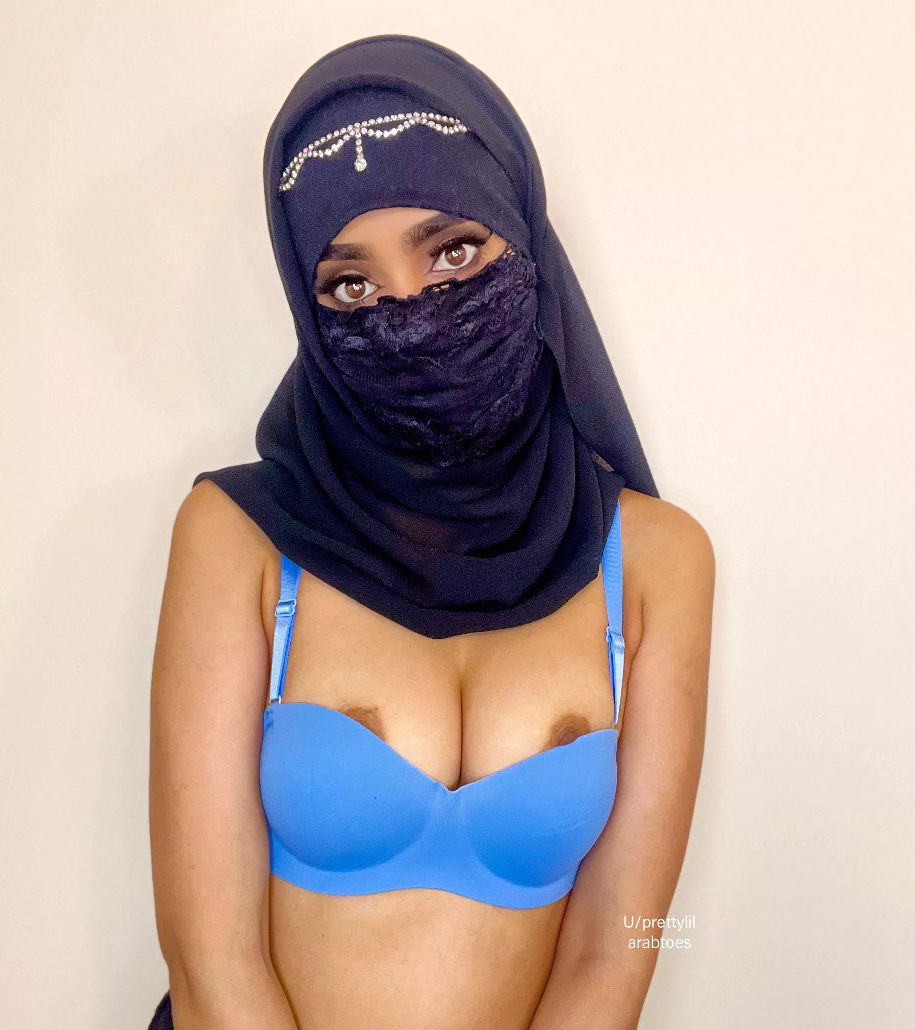 My nipples really don’t wanna stay in this bra