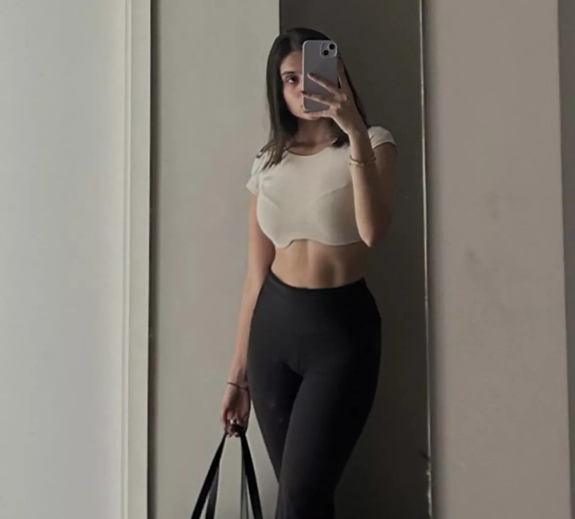 She know she’s showing she knows she’s hot she knows we’re jerking she’s happy 