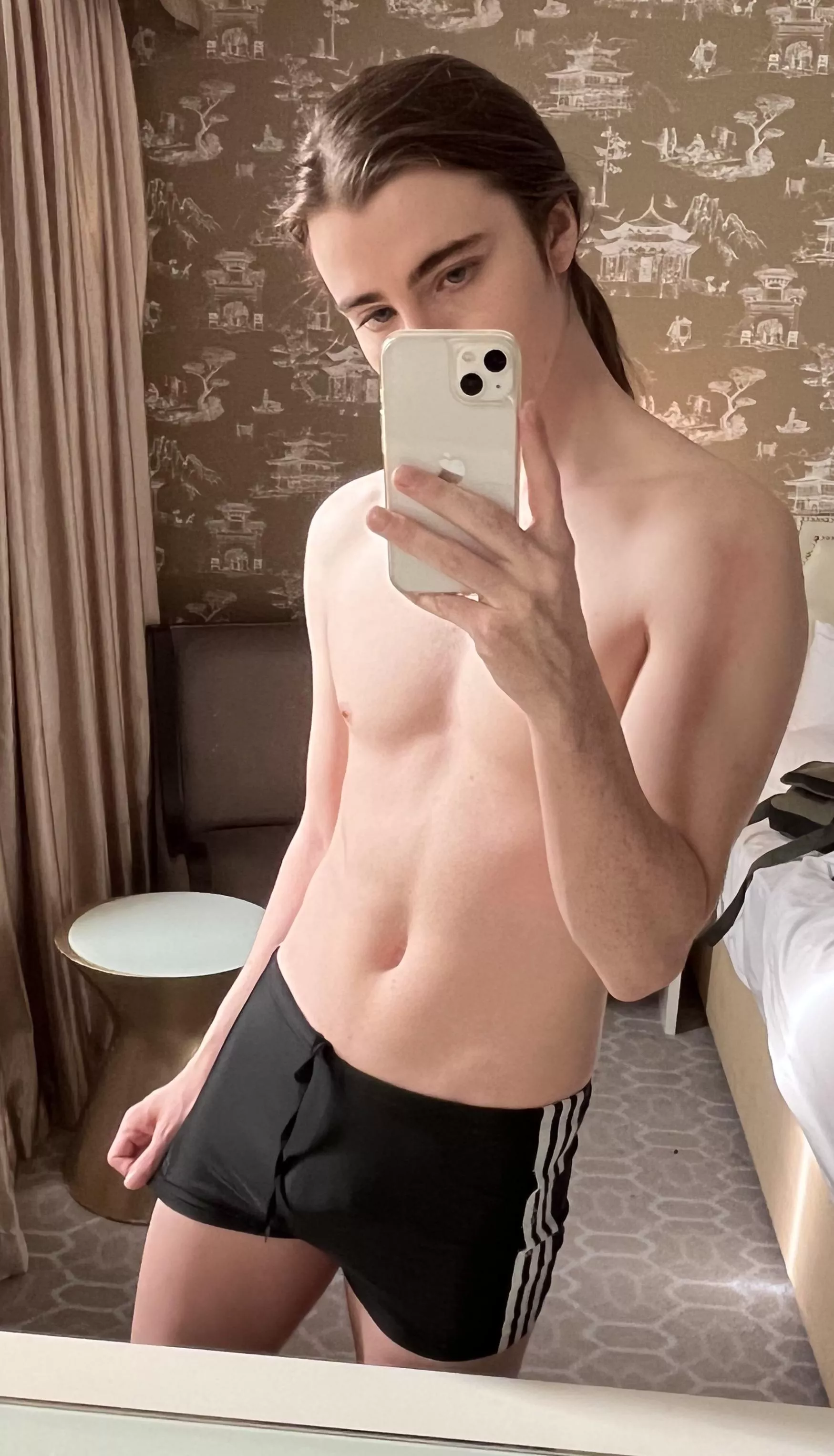 [18] how do you feel about sporty twinks?