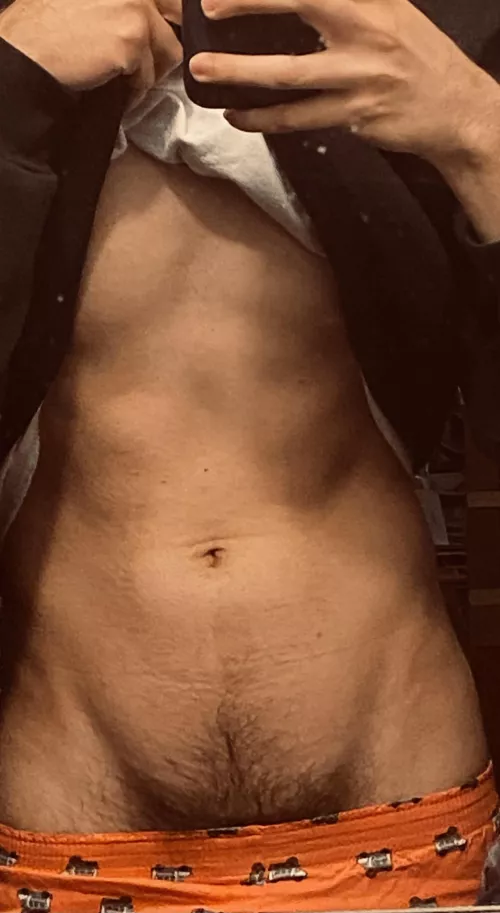 (21) What do you think? I like boxers.