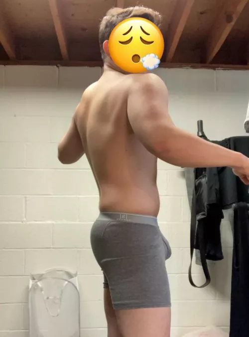 [27] A little pre workout flex 🤟🏻