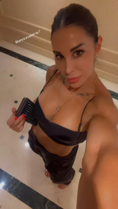 Ana C ... what would she find to eat ? 